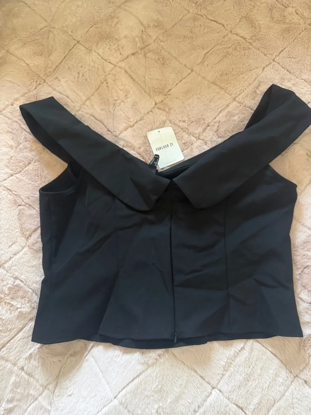 Forever 21 Black Off-the-Shoulder Cropped Top - Picture 3 of 3